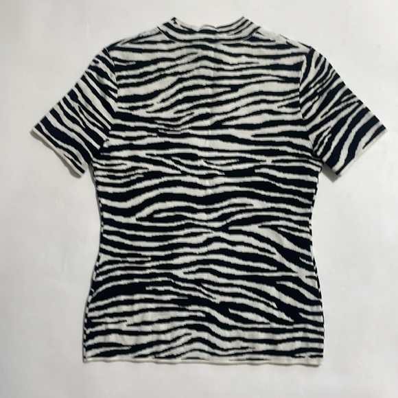 THEORY “Bering Zebra Print Tee” - Picture 7 of 7